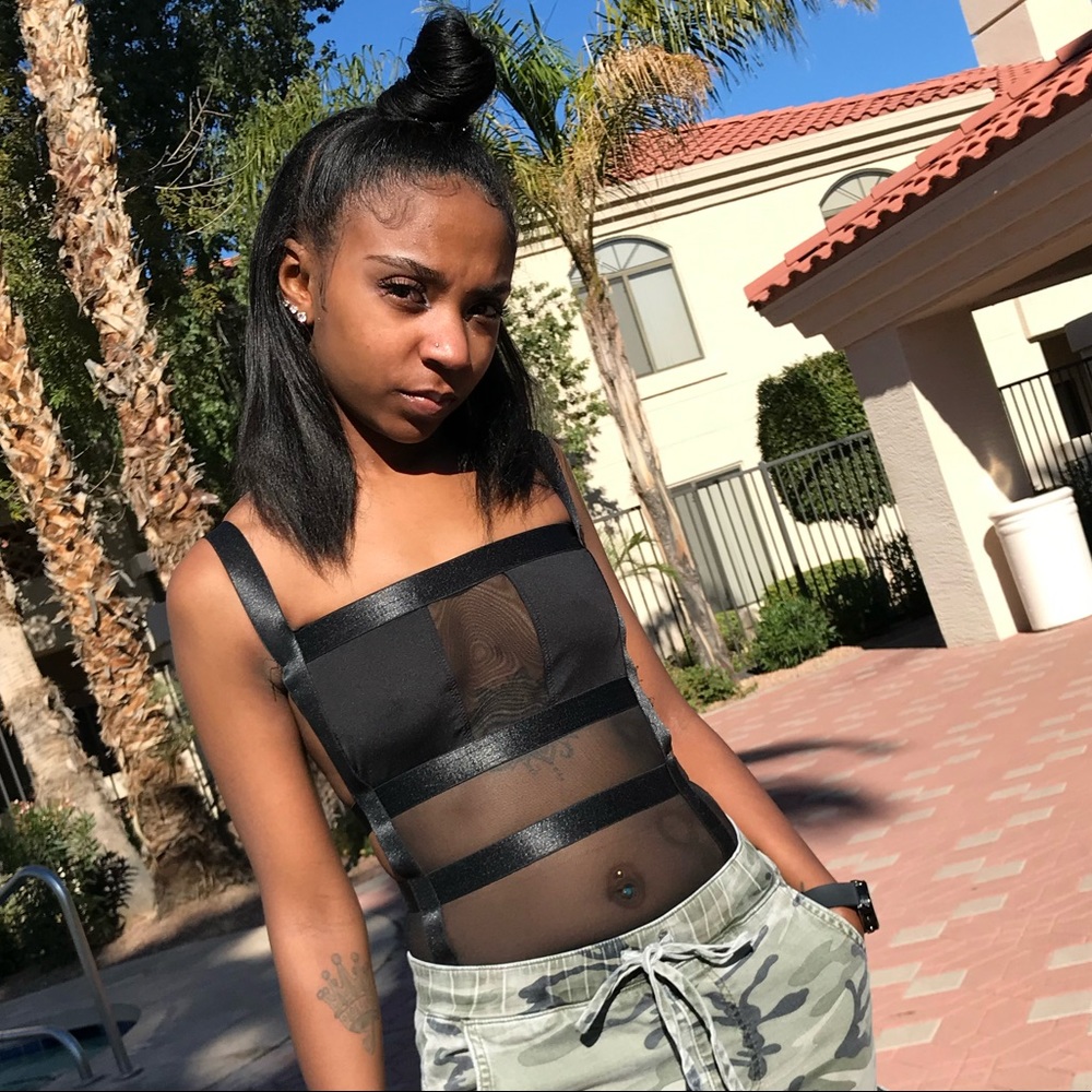Strapped - Picture 2 of 4